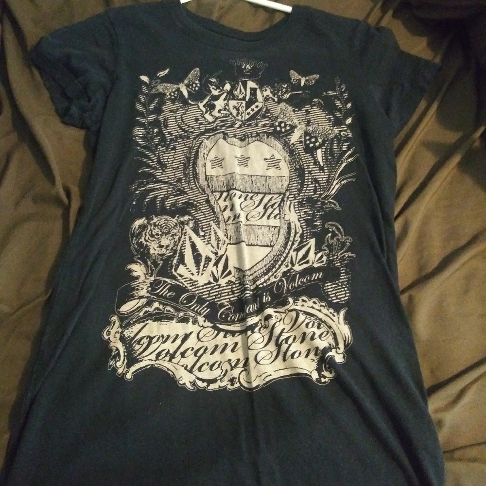 Volcom v neck tee